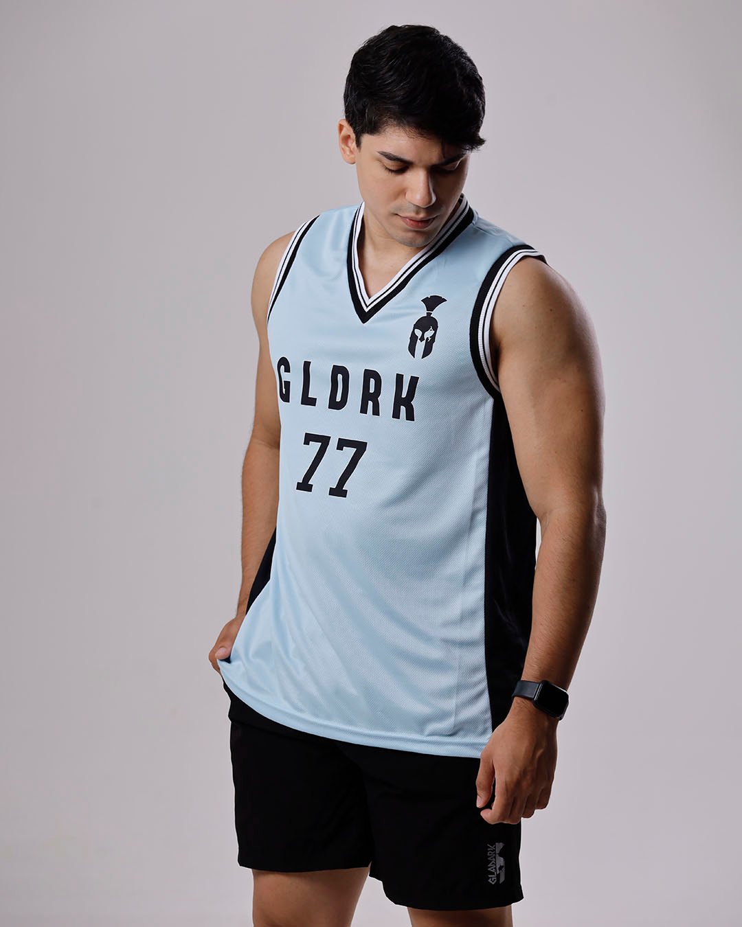 regata-basqueteira-m-gladark-77-cinza-preta-frente