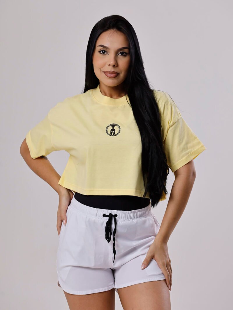 Camiseta cropped feminina Gladark amarela, modelagem oversized, algodão premium.