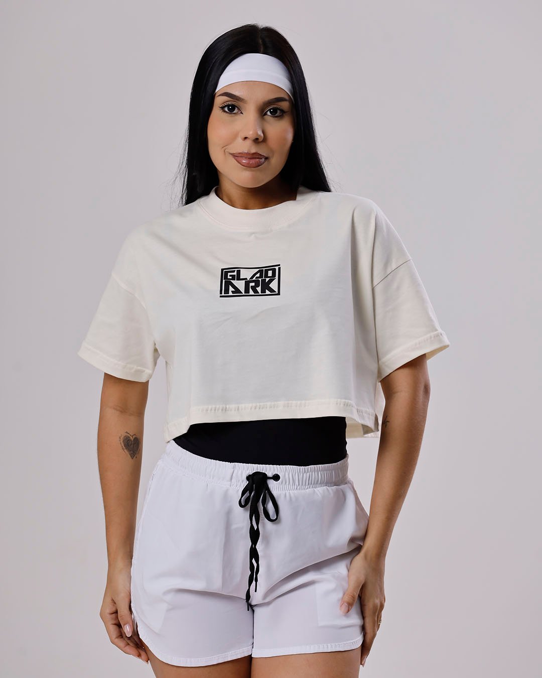 camiseta-cropped-gladark-creme-frente