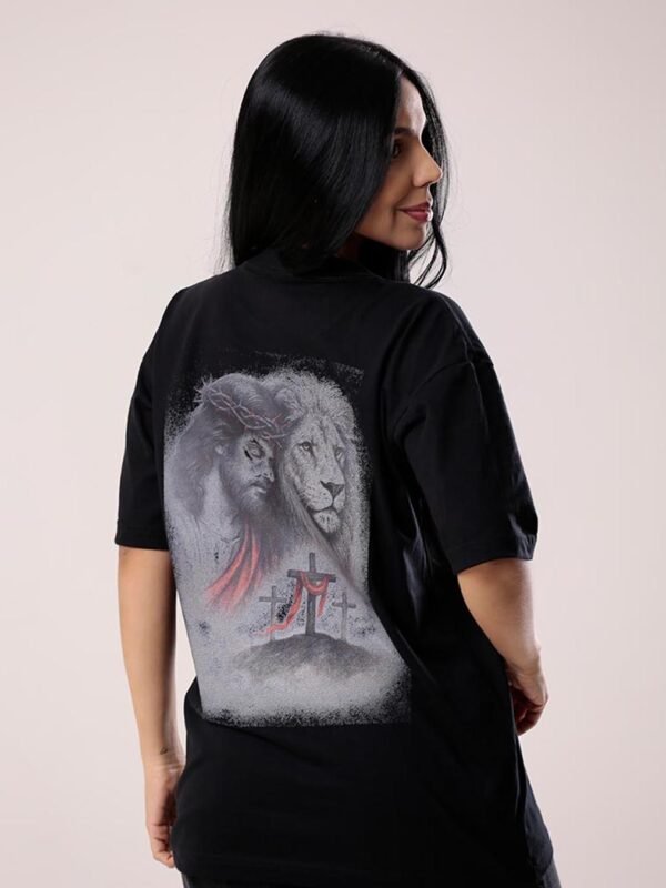 Camiseta Cristã | Jesus, O Leão da Tribo de Judá Oversized