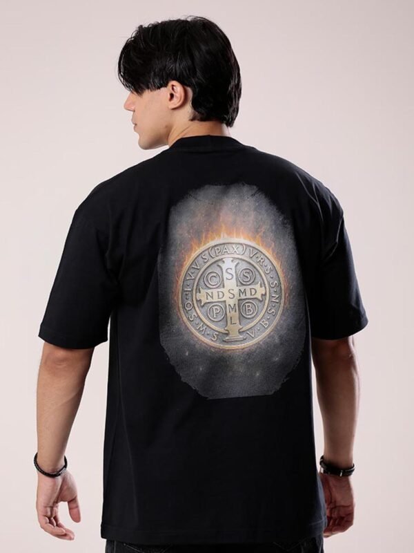 Camiseta Cristã | Medalha de São Bento Oversized