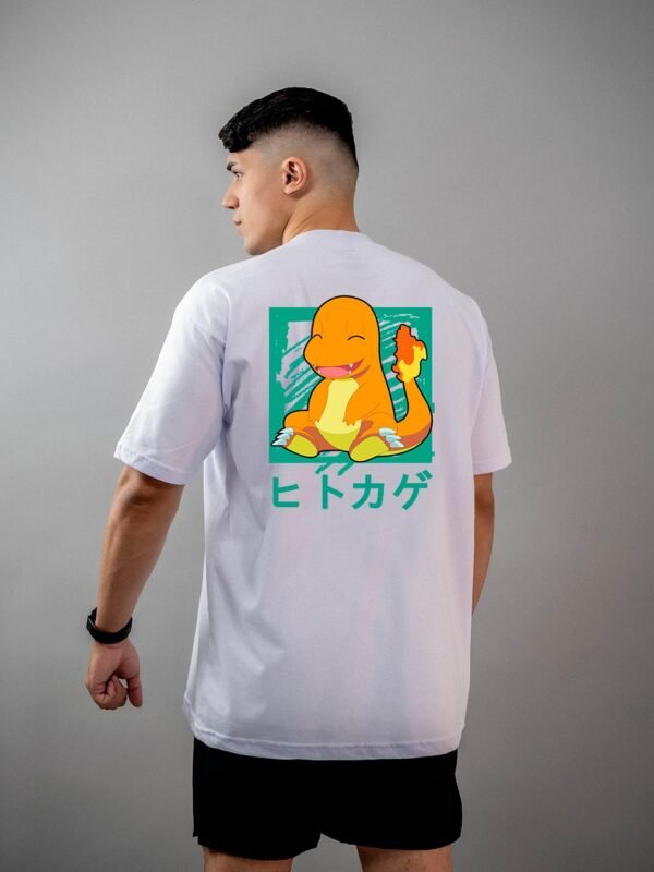 Camiseta Pokémon | Pequeno Charmander Oversized