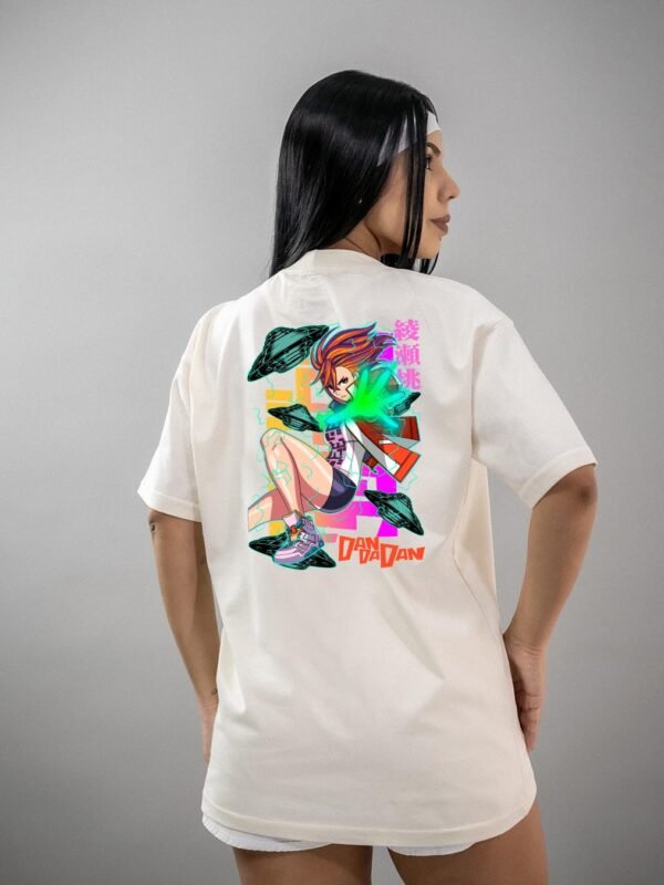 Camiseta Dan Da Dan Momo Ayase Powerfull Oversized
