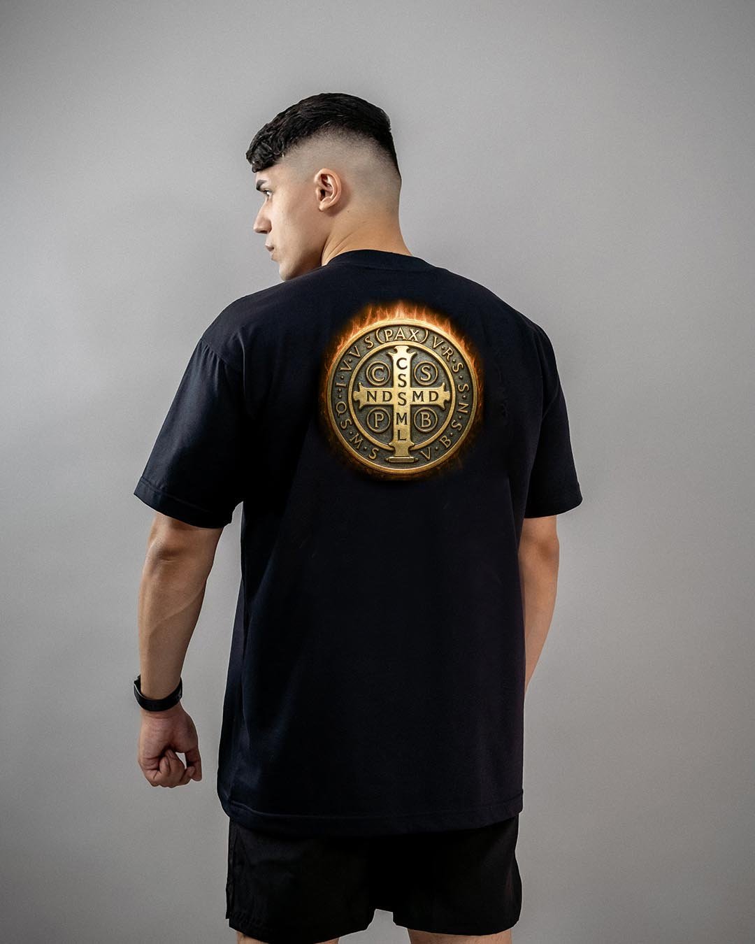 Camiseta Cristã | Medalha de São Bento Oversized