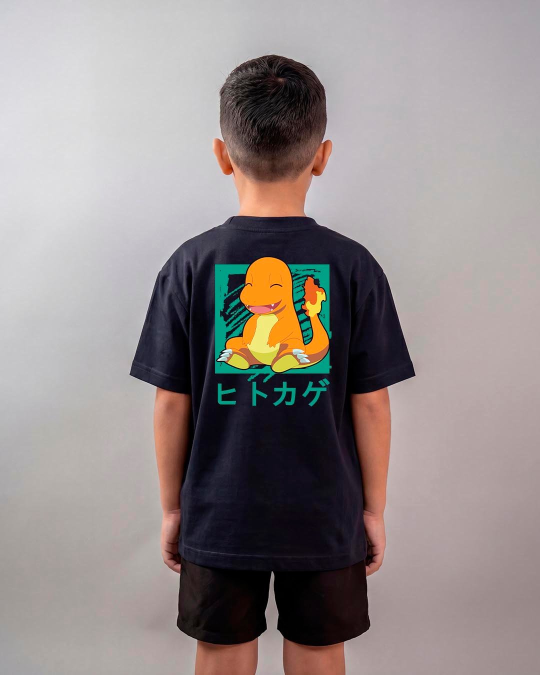 Camiseta Pokémon | Pequeno Charmander Oversized Infantil